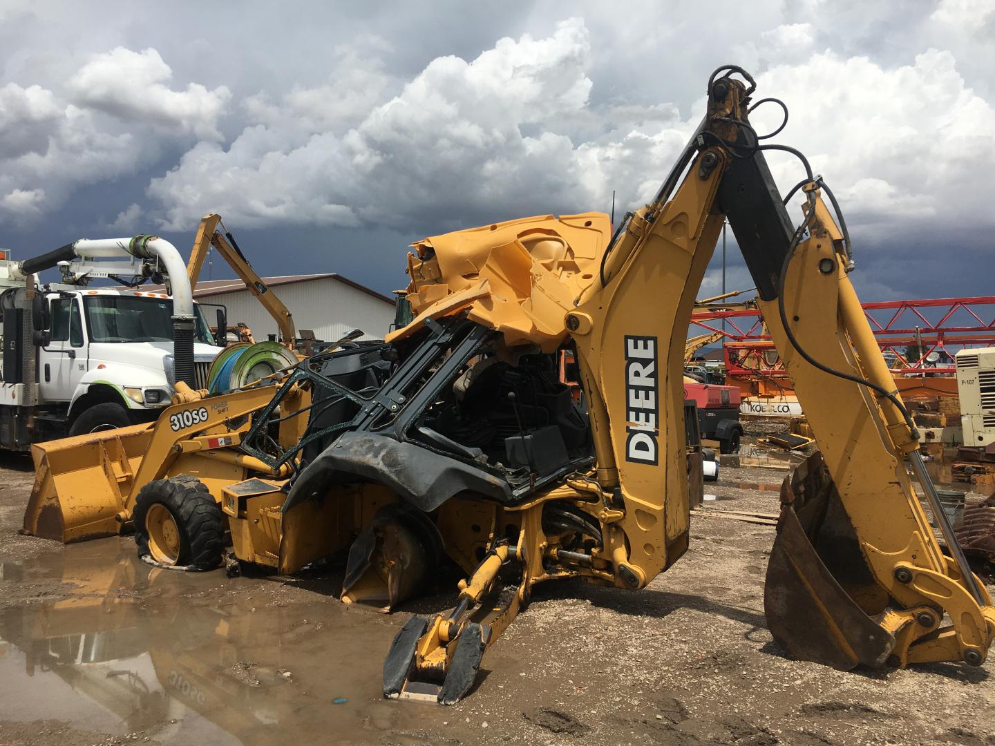 ./imagenes/INVOICE/2019/16900/RETROEXCAVADORA  PARA REFACCIONES 310SG (2).JPG